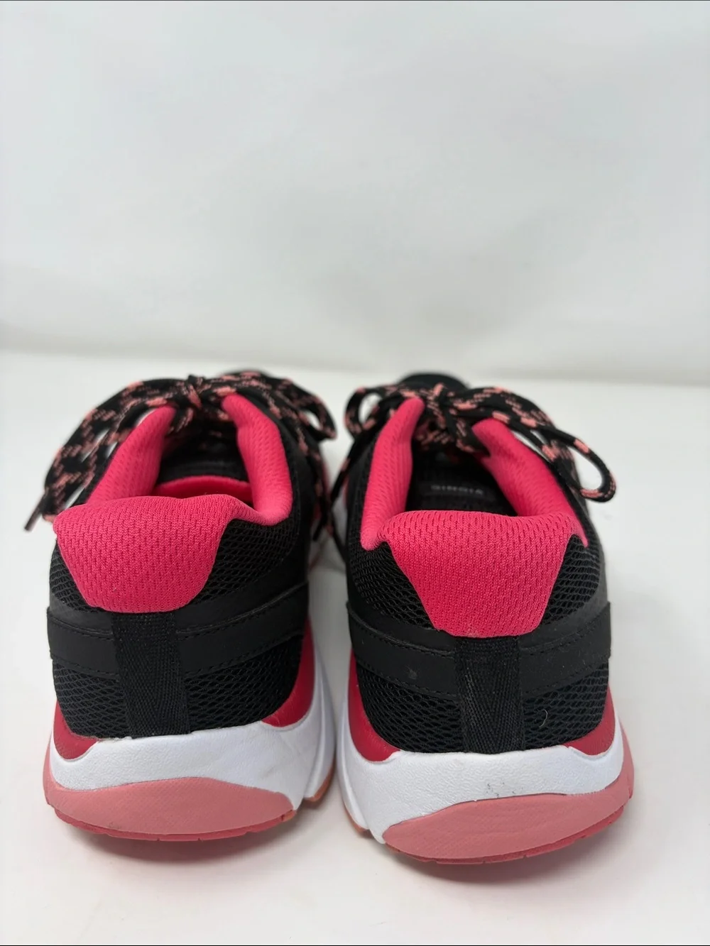 Vionic Black Sneakers with Pink and Coral Accents Size 9.5 Excellent Condition
